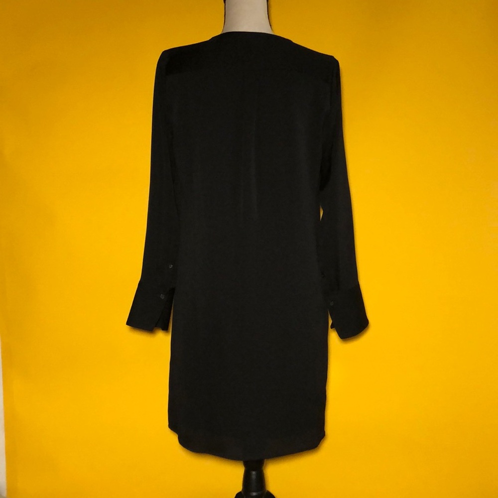Banana Republic open front long sleeve above the knee dress - Picture 3 of 9